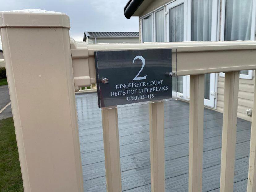 Kingfisher Court 2 Tattershall Lakes With Hot Tub Exterior photo