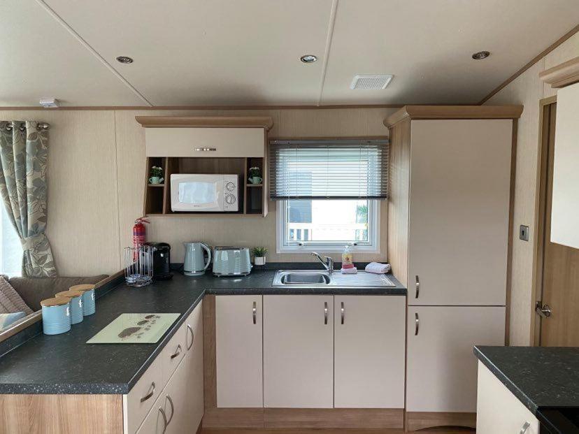 Kingfisher Court 2 Tattershall Lakes With Hot Tub Exterior photo